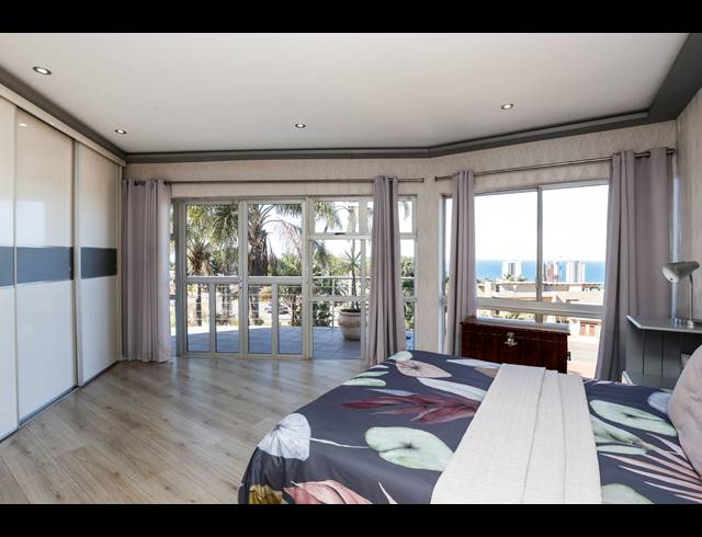 5 BEDROOM HOUSE FOR SALE IN UMHLANGA CENTRAL
